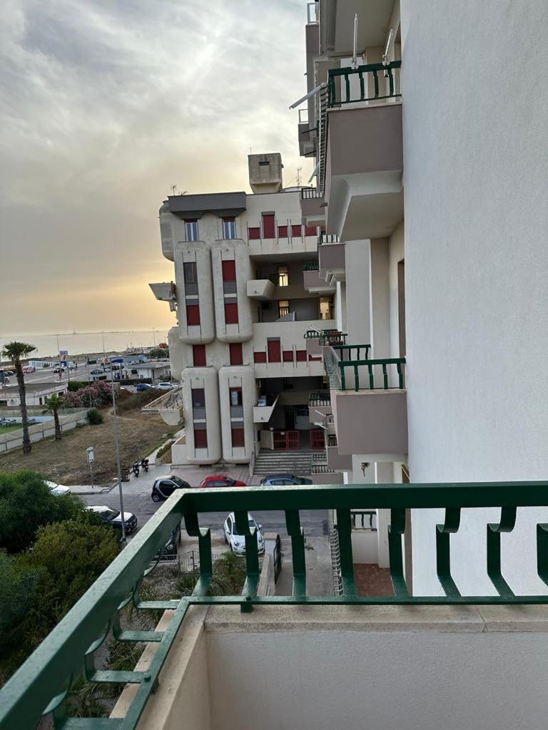 Sea View Apartment Gallipoli Exterior photo